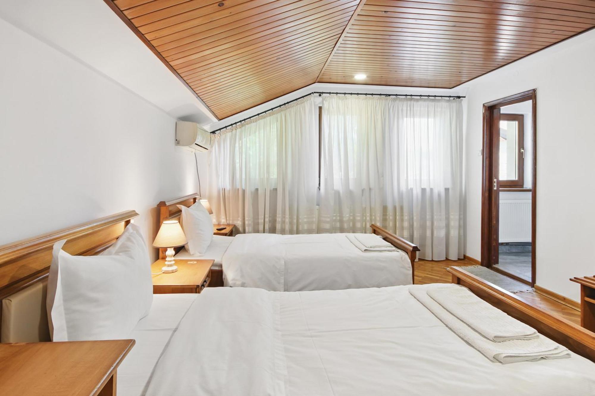 Casa Galand Hotel Parscov Luaran gambar