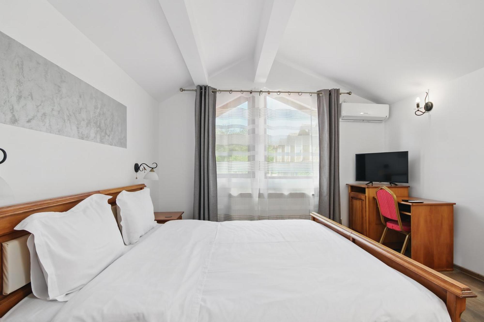 Casa Galand Hotel Parscov Luaran gambar